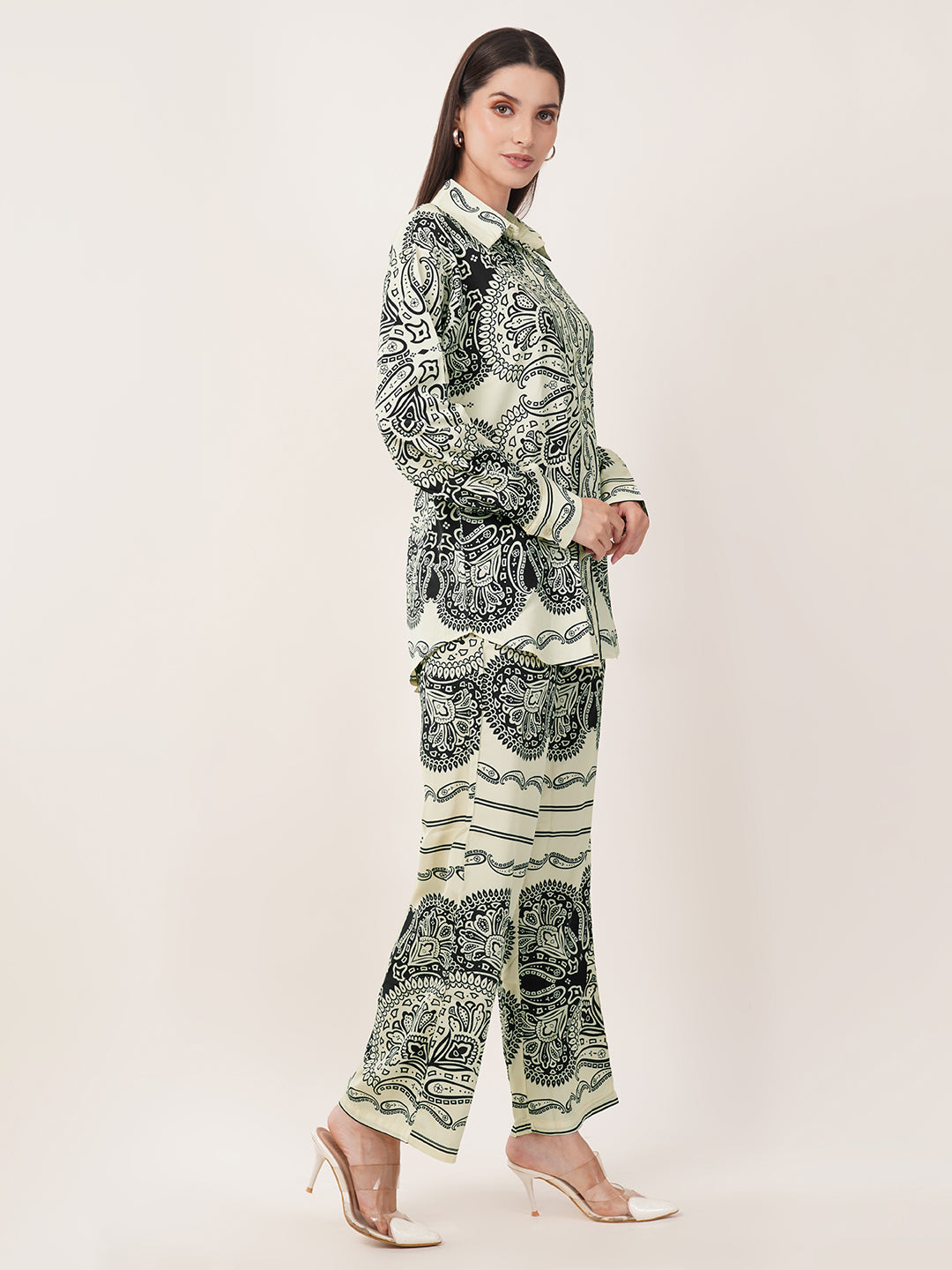 Clobug Women Printed Full Sleeve Crepe Shirt & Pant Co-ord Set