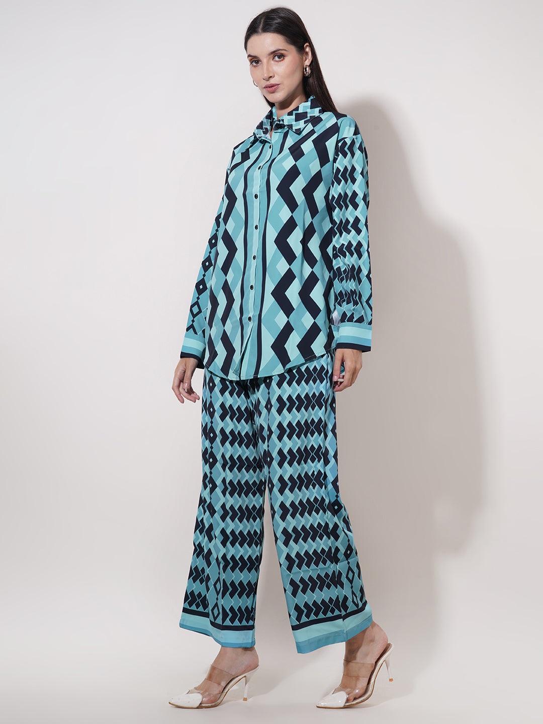 Clobug Women Printed Full Sleeve Crepe Shirt & Pant Co-ord Set