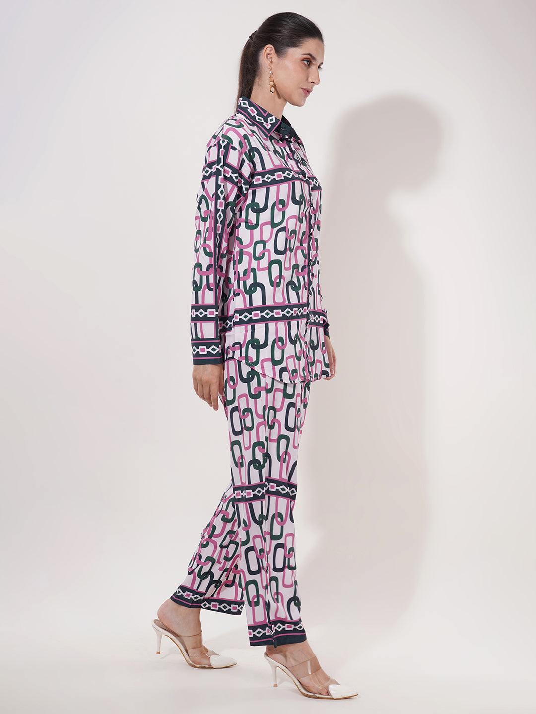 Clobug Women Printed Full Sleeve Crepe Shirt & Pant Co-ord Set