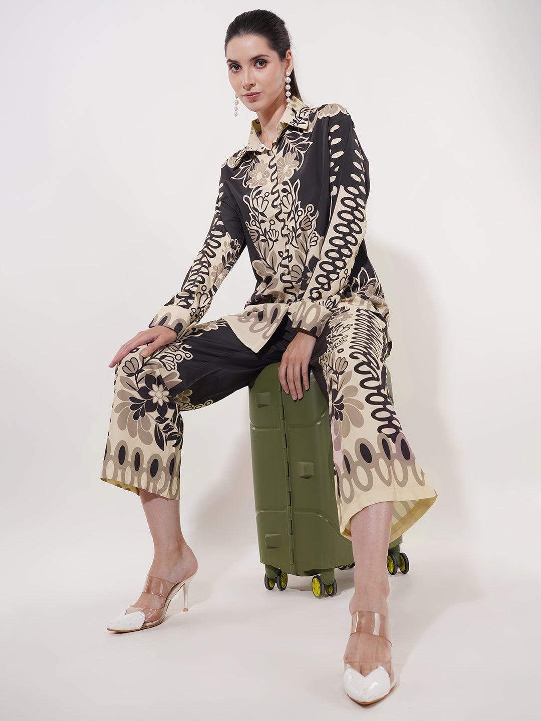 Clobug Women Printed Full Sleeve Crepe Shirt & Pant Co-ord Set