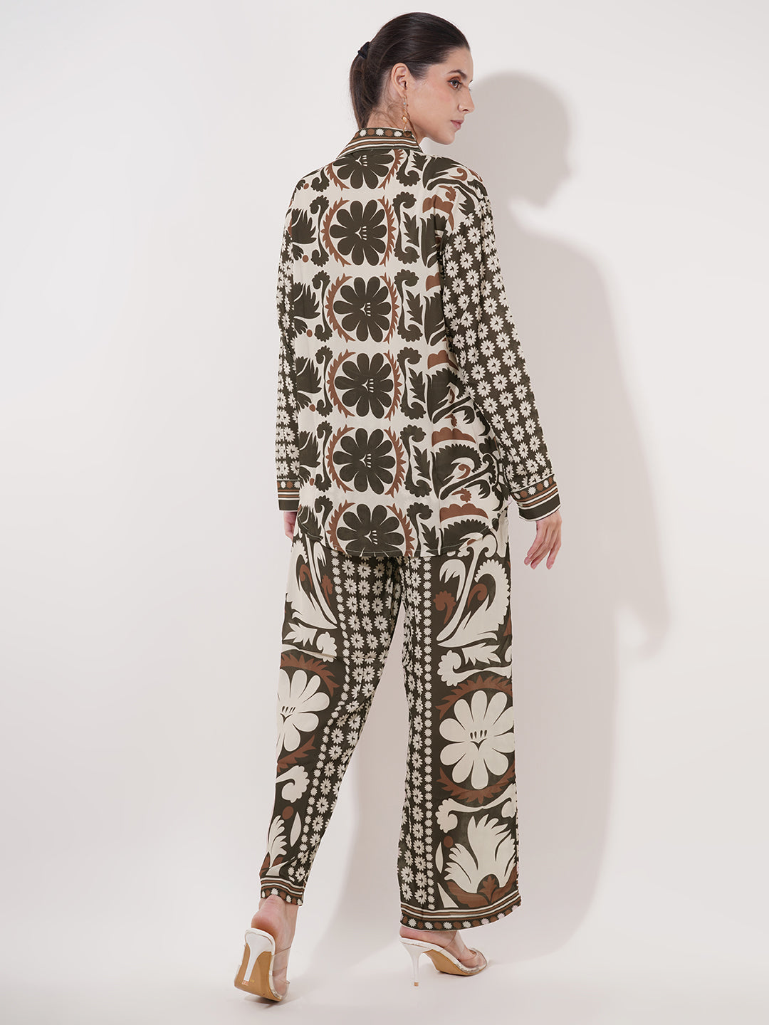 Clobug Women Printed Full Sleeve Crepe Shirt & Pant Co-ord Set