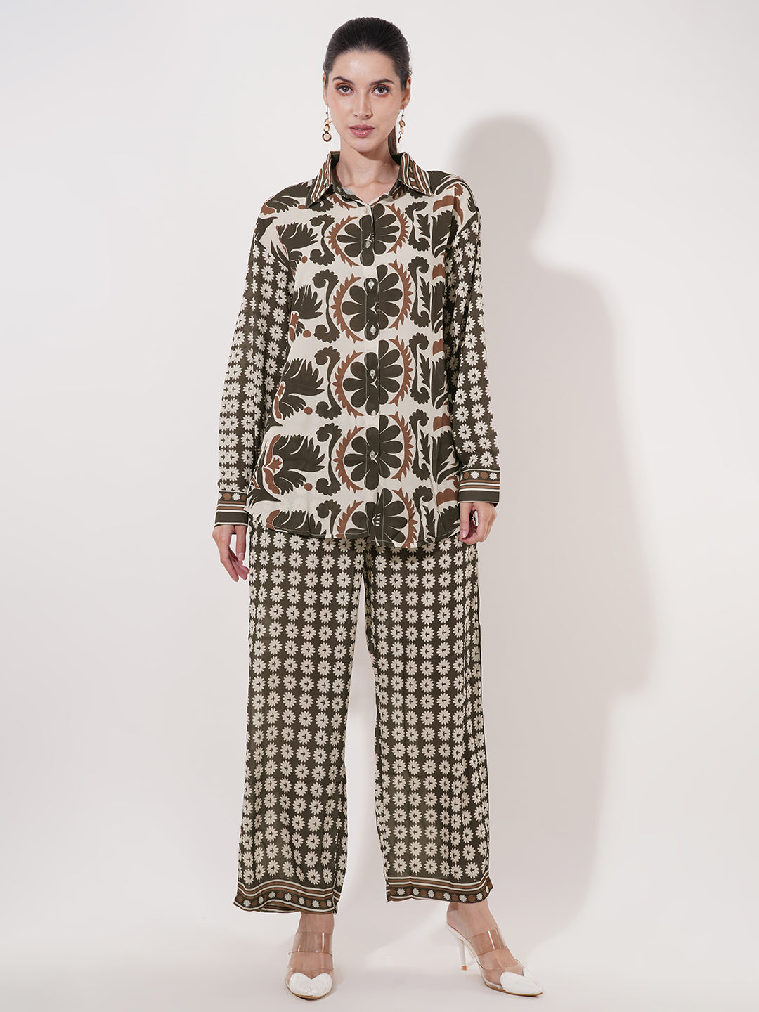 Clobug Women Printed Full Sleeve Crepe Shirt & Pant Co-ord Set