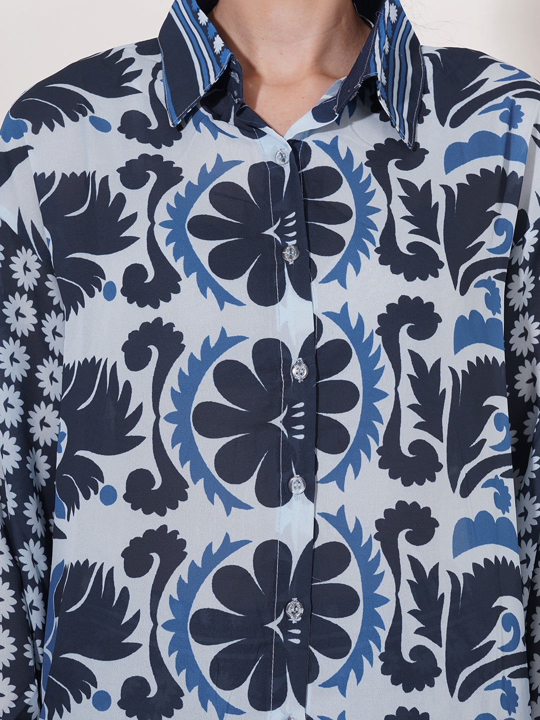 Clobug Women Printed Full Sleeve Crepe Shirt & Pant Co-ord Set