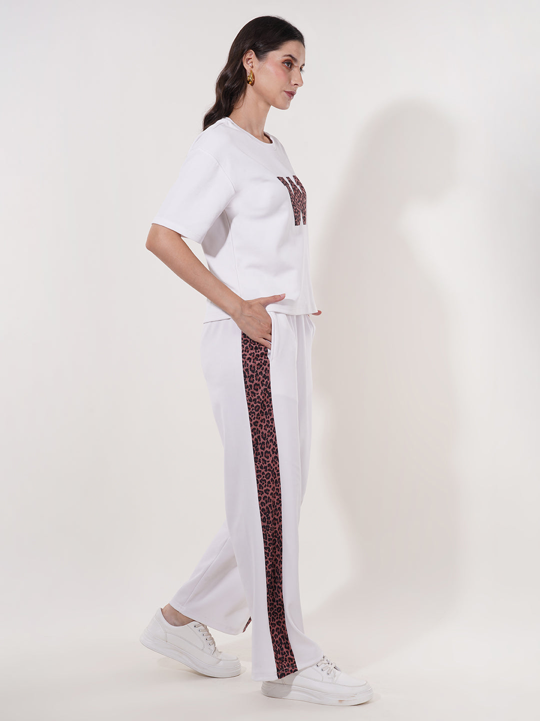 Clobug Women Printed Short Sleeve Cotton Blend T-shirt & Pant Co-ord Set