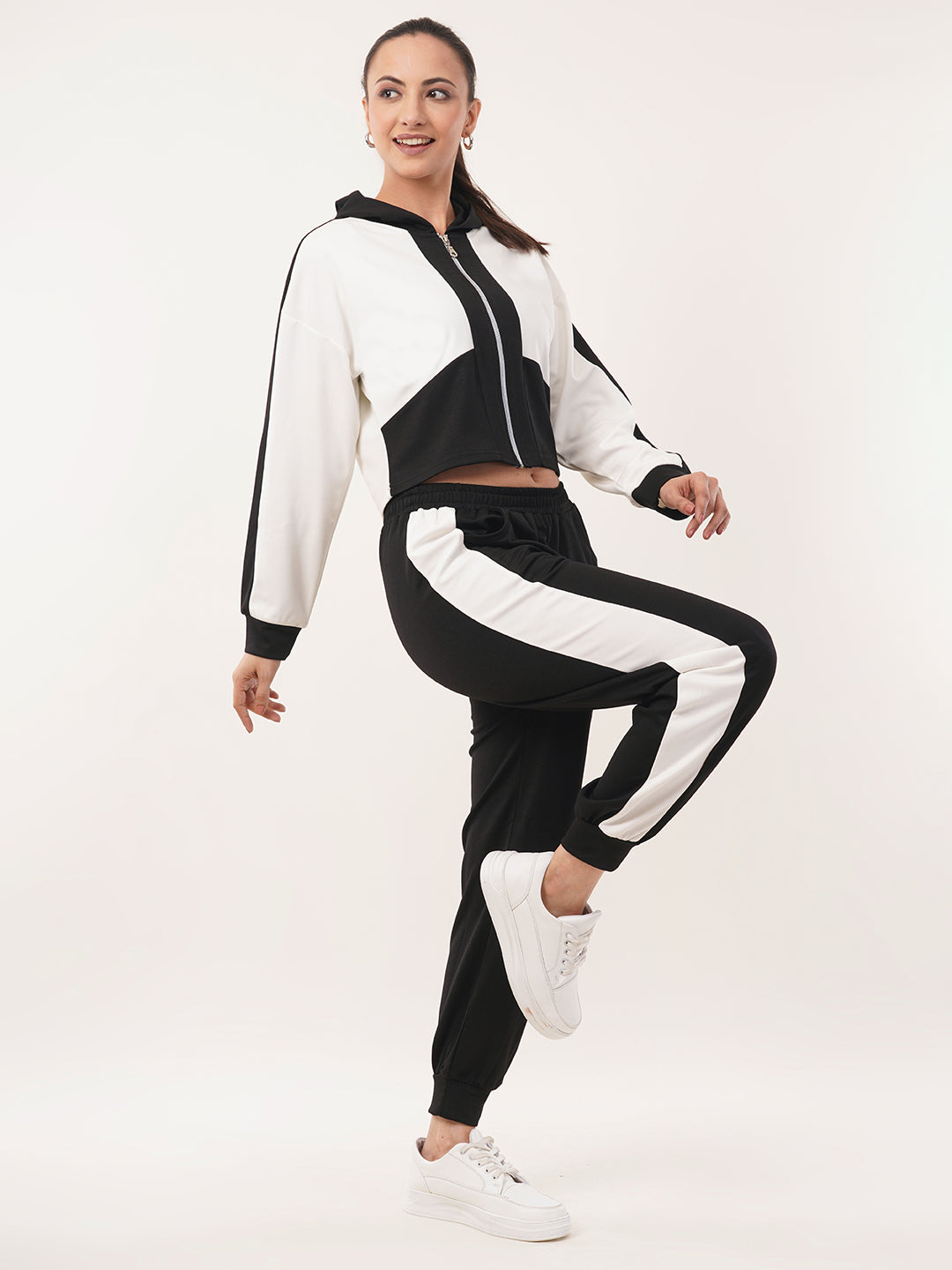 Clobug Women Hood Neck Cotton Blend Sweatshirt With Joggers Classic Winter Co-ord Set