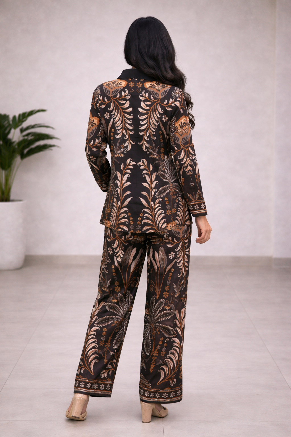 Clobug Women Printed Full Sleeve Crepe Shirt & Pant Co-ord Set