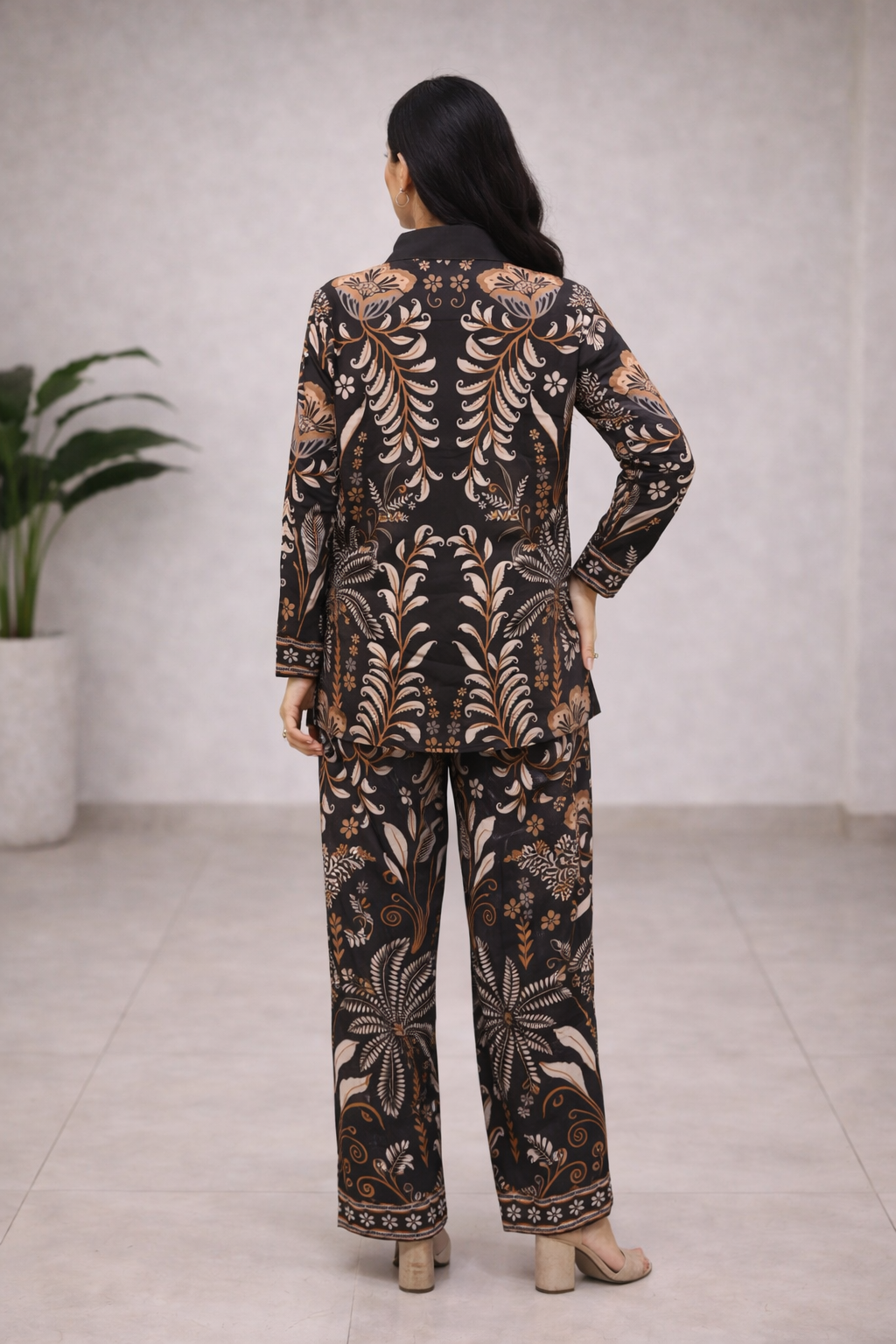 Clobug Women Printed Full Sleeve Crepe Shirt & Pant Co-ord Set