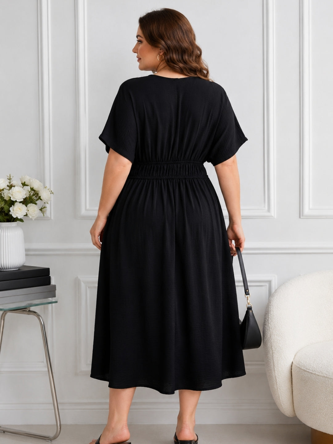 Women's Curve Solid Black V-Neck Midi Dress