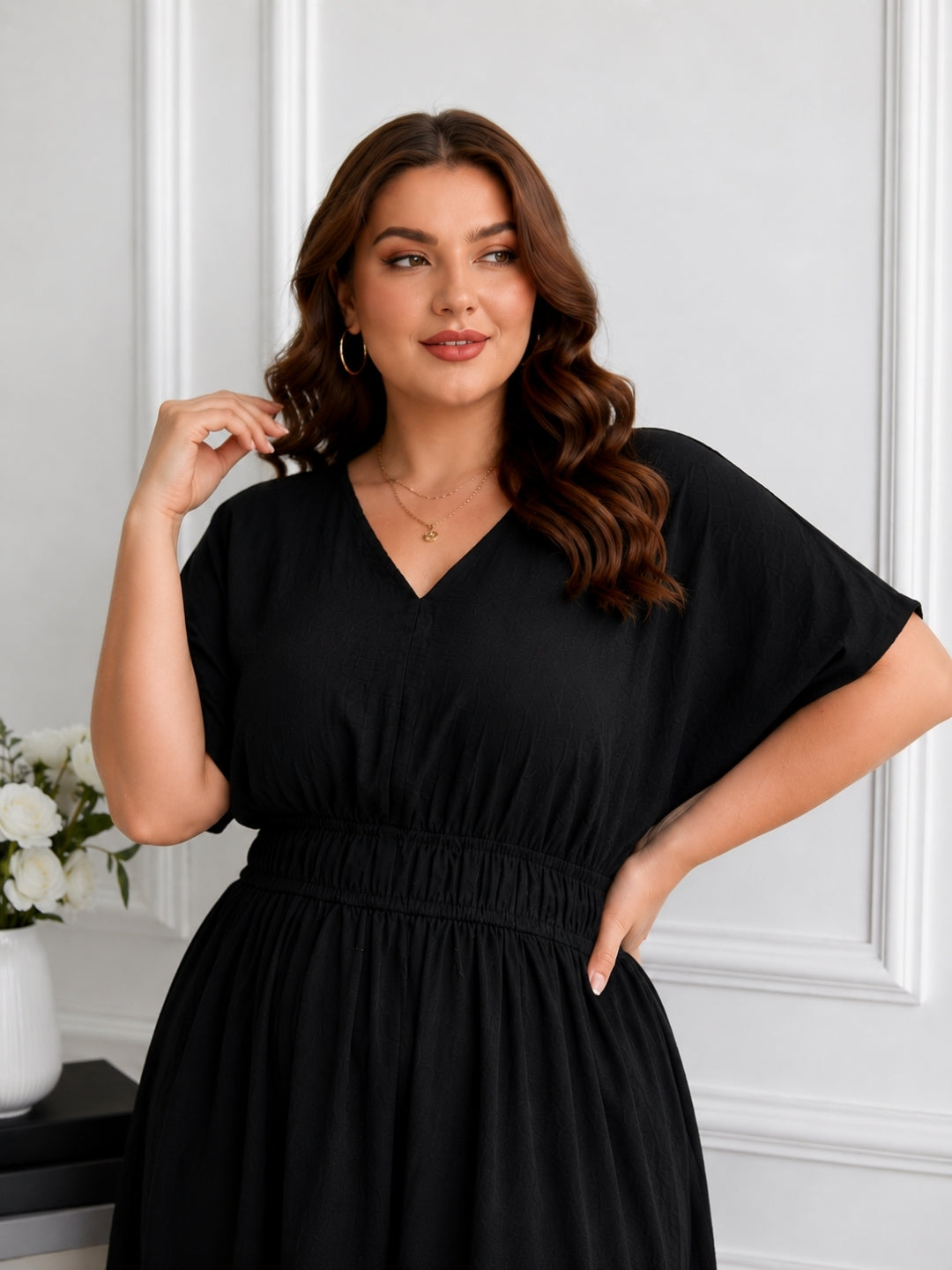 Women's Curve Solid Black V-Neck Midi Dress