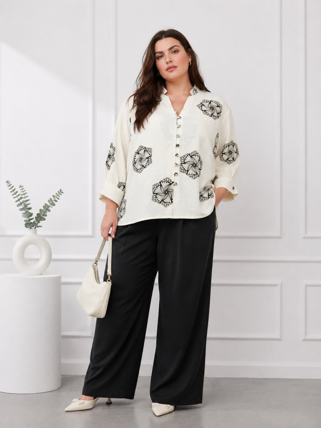 Women's Plus Size Ivory Floral Printed Mandarin Collar Shirt