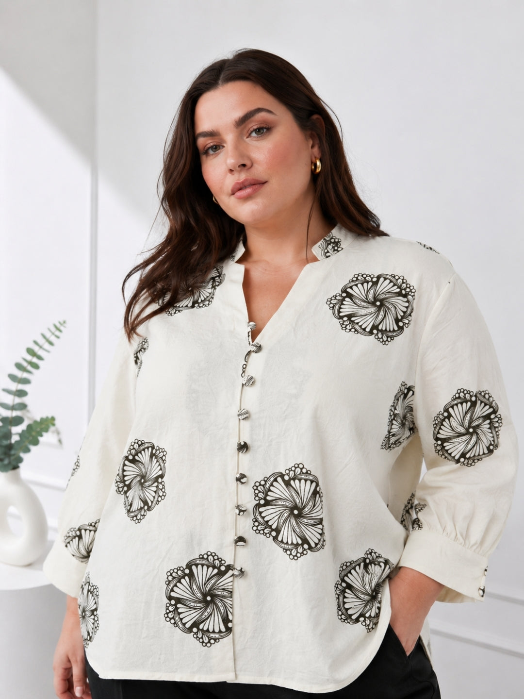 Women's Plus Size Ivory Floral Printed Mandarin Collar Shirt