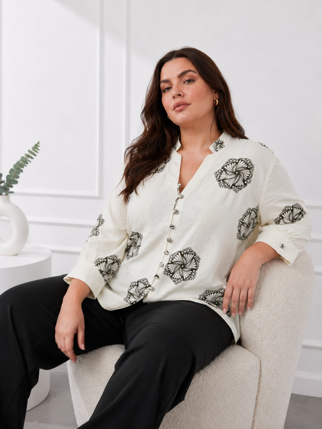 Women's Plus Size Ivory Floral Printed Mandarin Collar Shirt