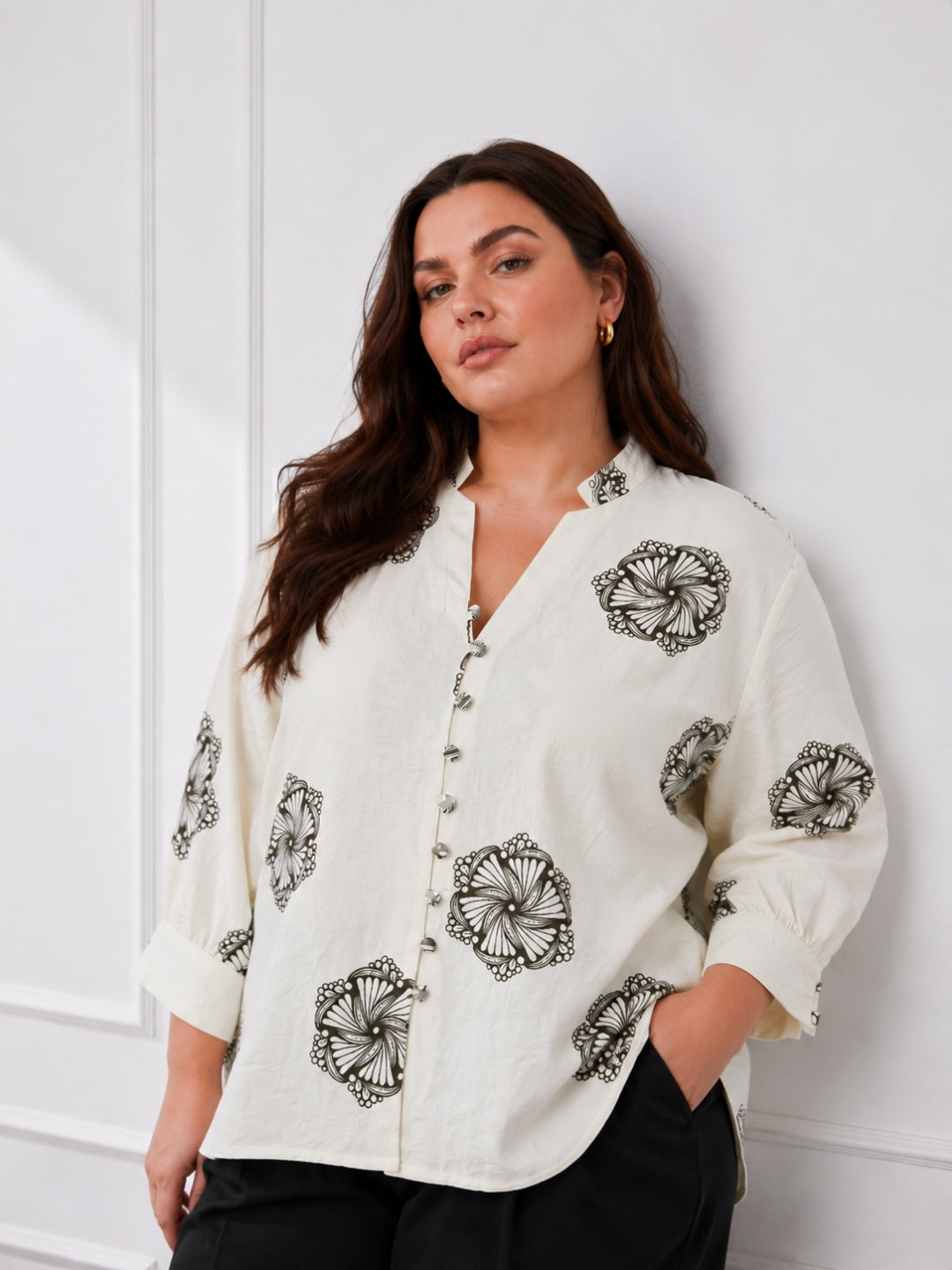 Women's Plus Size Ivory Floral Printed Mandarin Collar Shirt