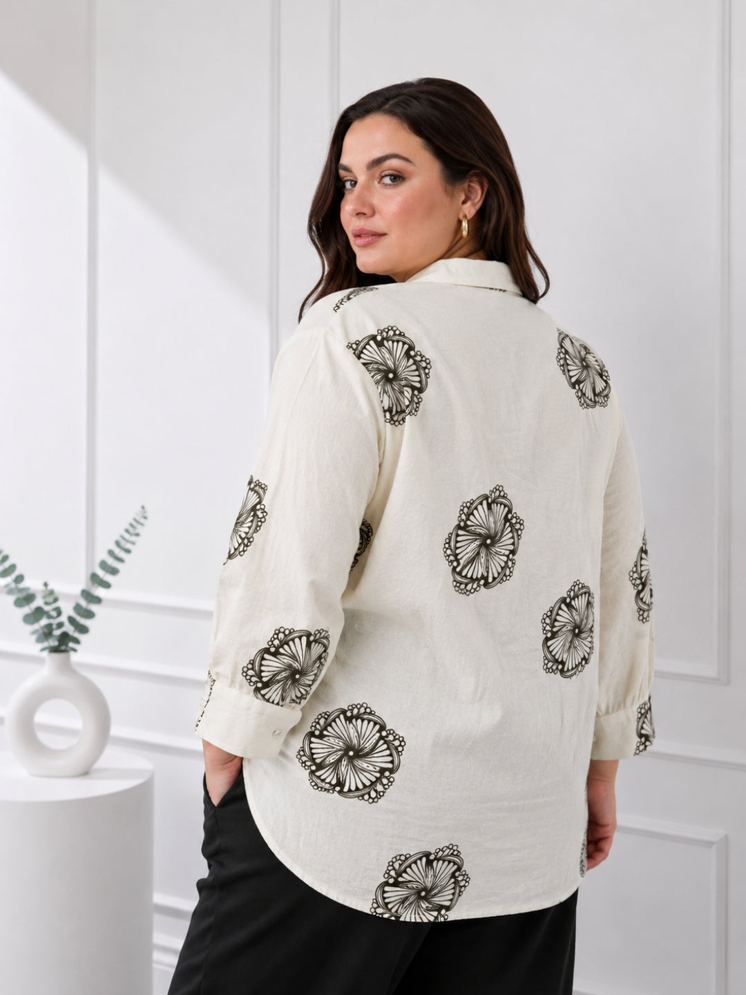 Women's Plus Size Ivory Floral Printed Mandarin Collar Shirt