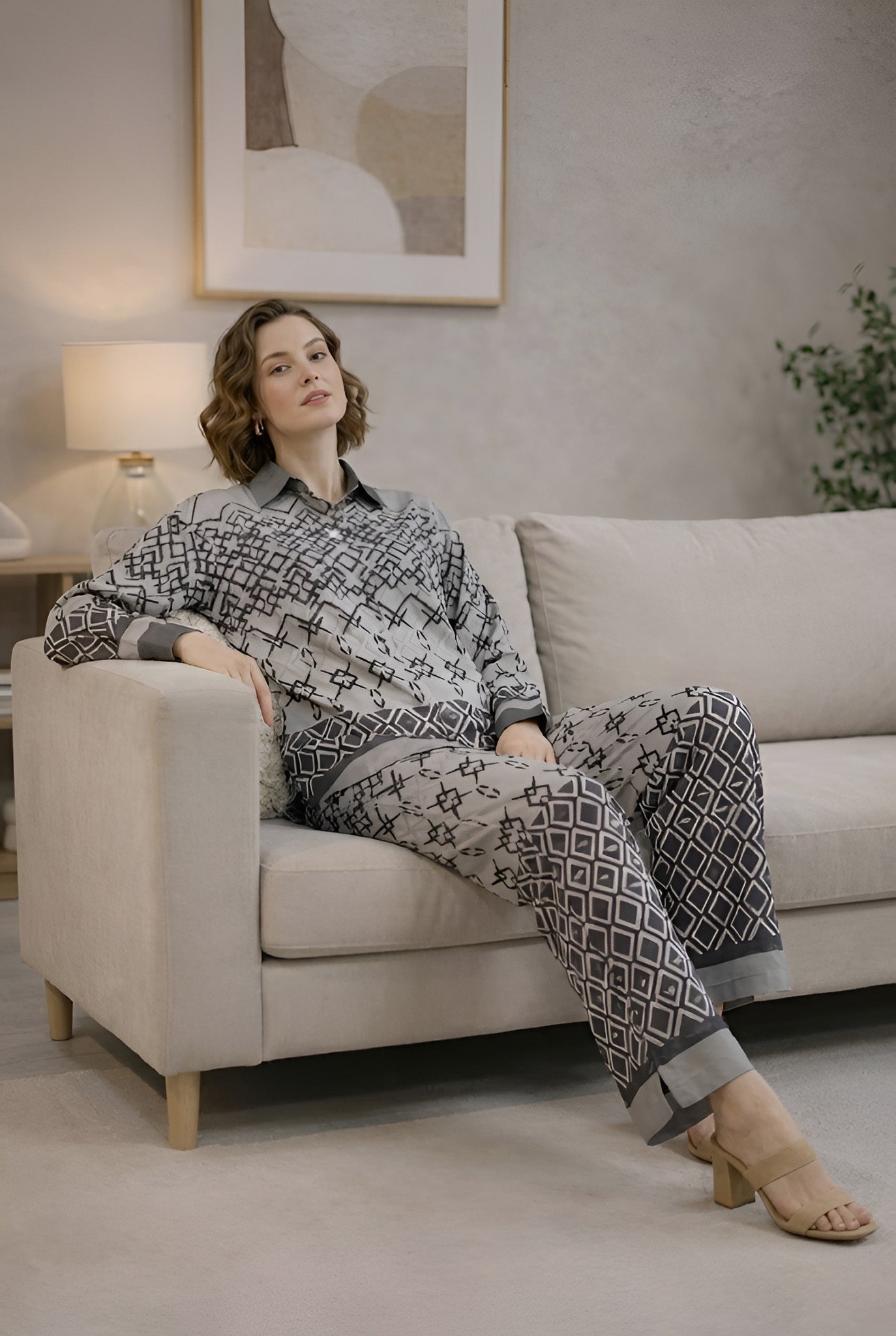 Clobug Women Printed Full Sleeve Crepe Shirt & Pant Co-ord Set