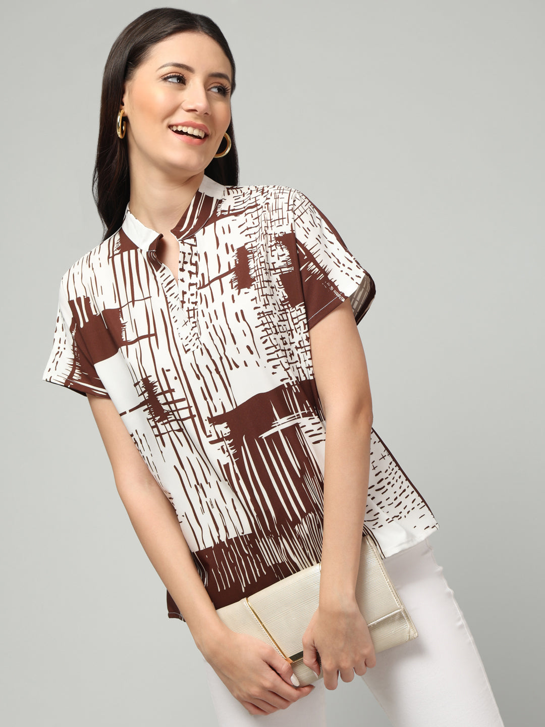 Clobug Stylish Printed V Neck Top for Women – Trendy Summer Top