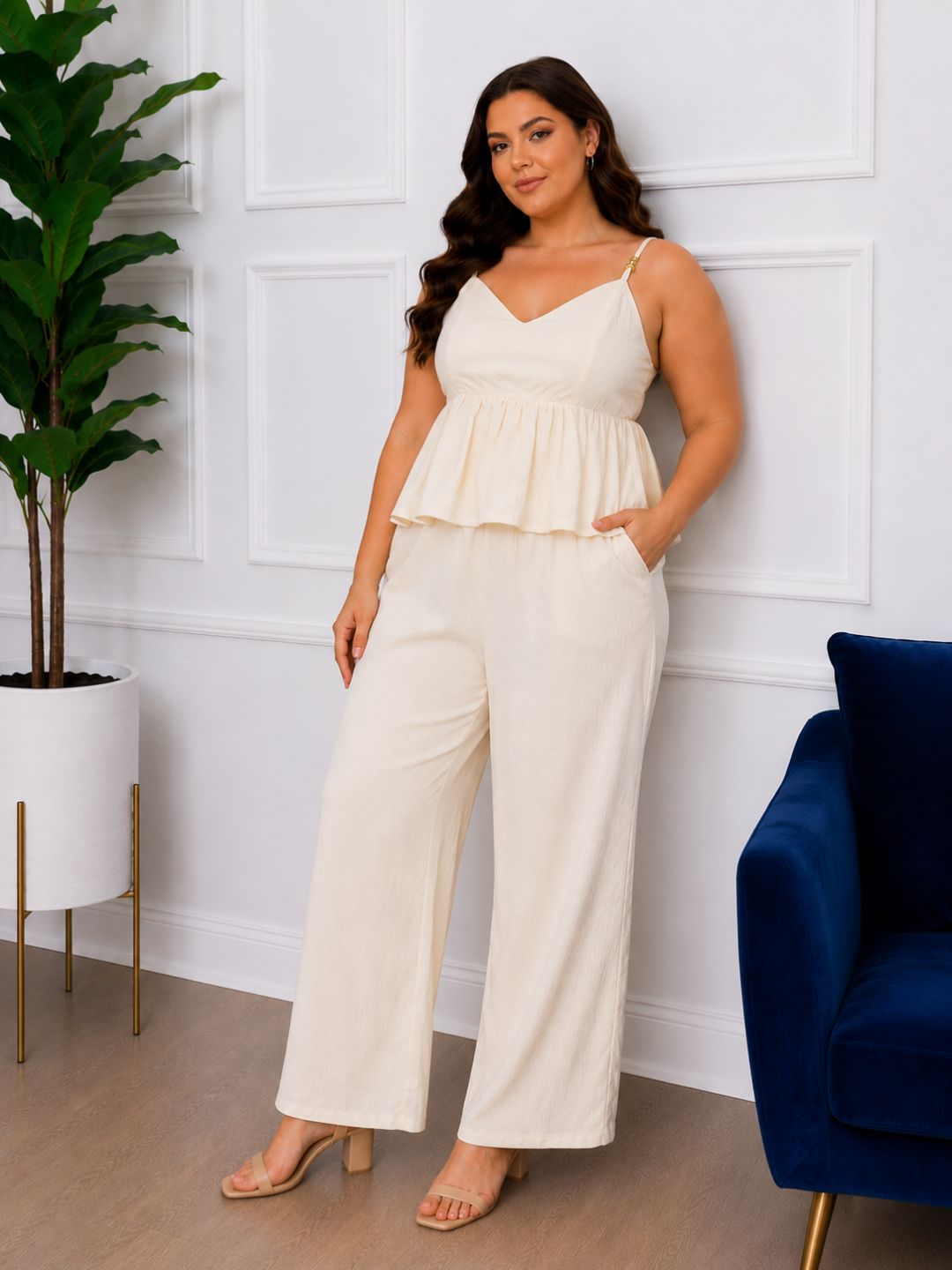 Women's Plus Size White Sweetheart Neck Top & Pant Co-Ord Set