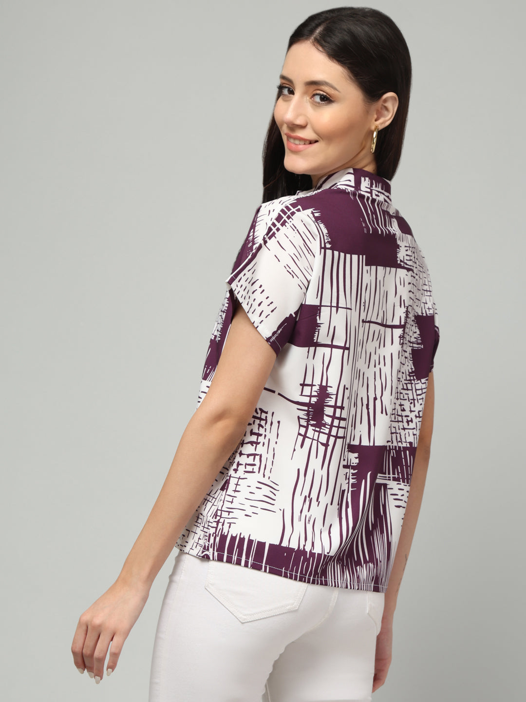 Clobug Stylish Printed V Neck Top for Women – Trendy Summer Top