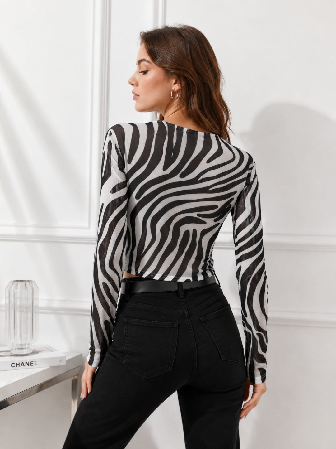 Clobug Women Printed V neck Full Sleeve Crop Top