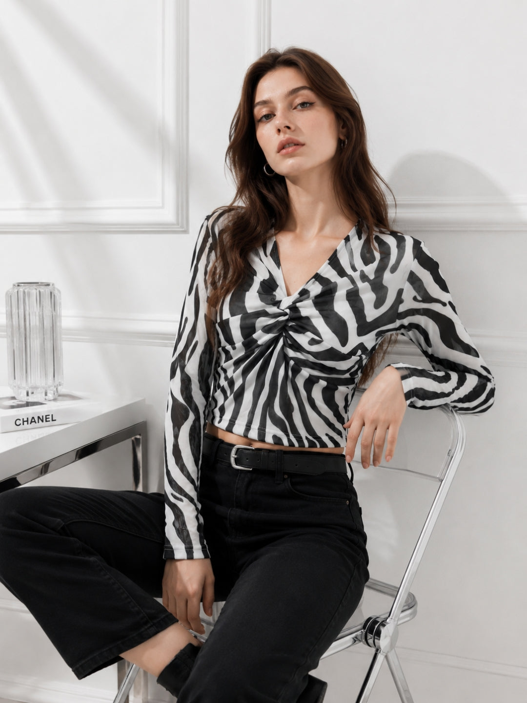 Clobug Women Printed V neck Full Sleeve Crop Top