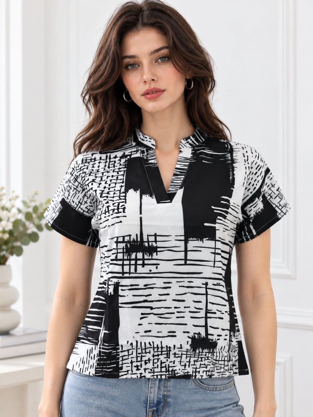 Clobug Stylish Printed V Neck Top for Women – Trendy Summer Top