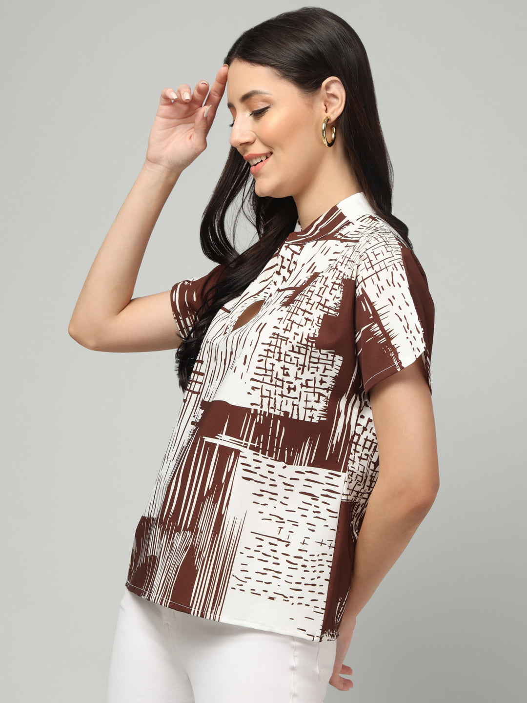 Clobug Stylish Printed V Neck Top for Women – Trendy Summer Top