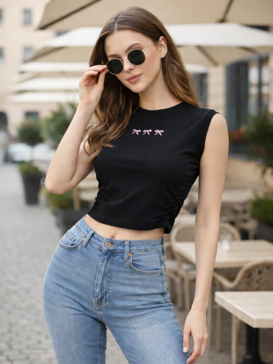 Women’s Sleeveless Crew Neck Top