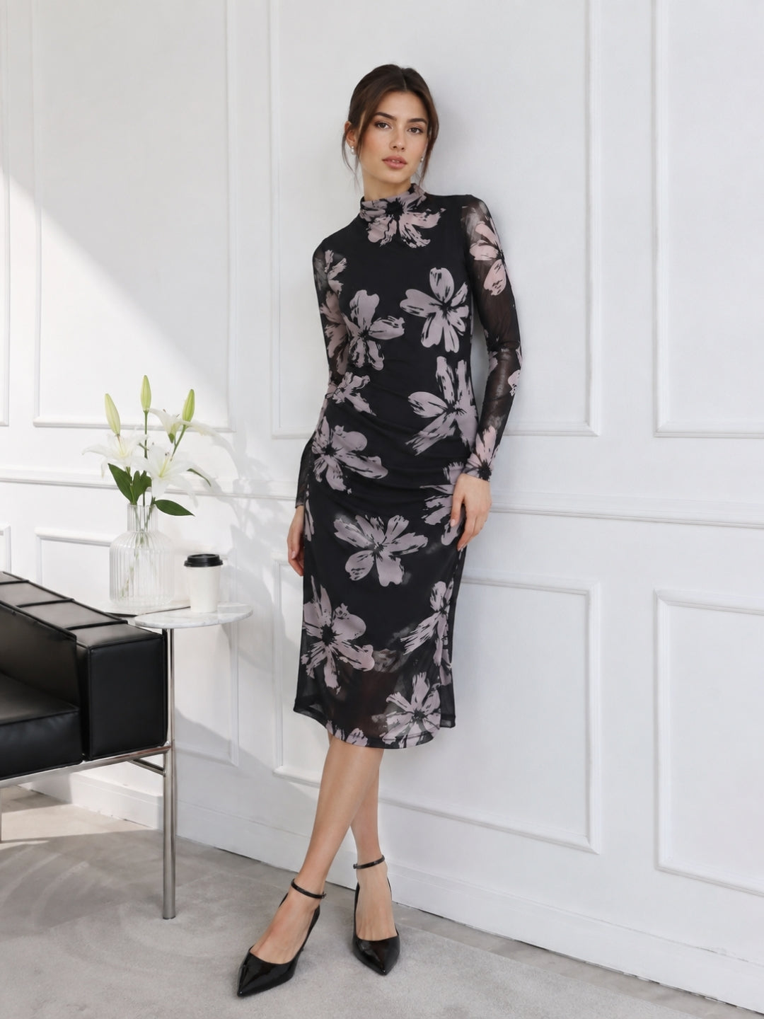 Clobug Women Printed Black Midi Dress