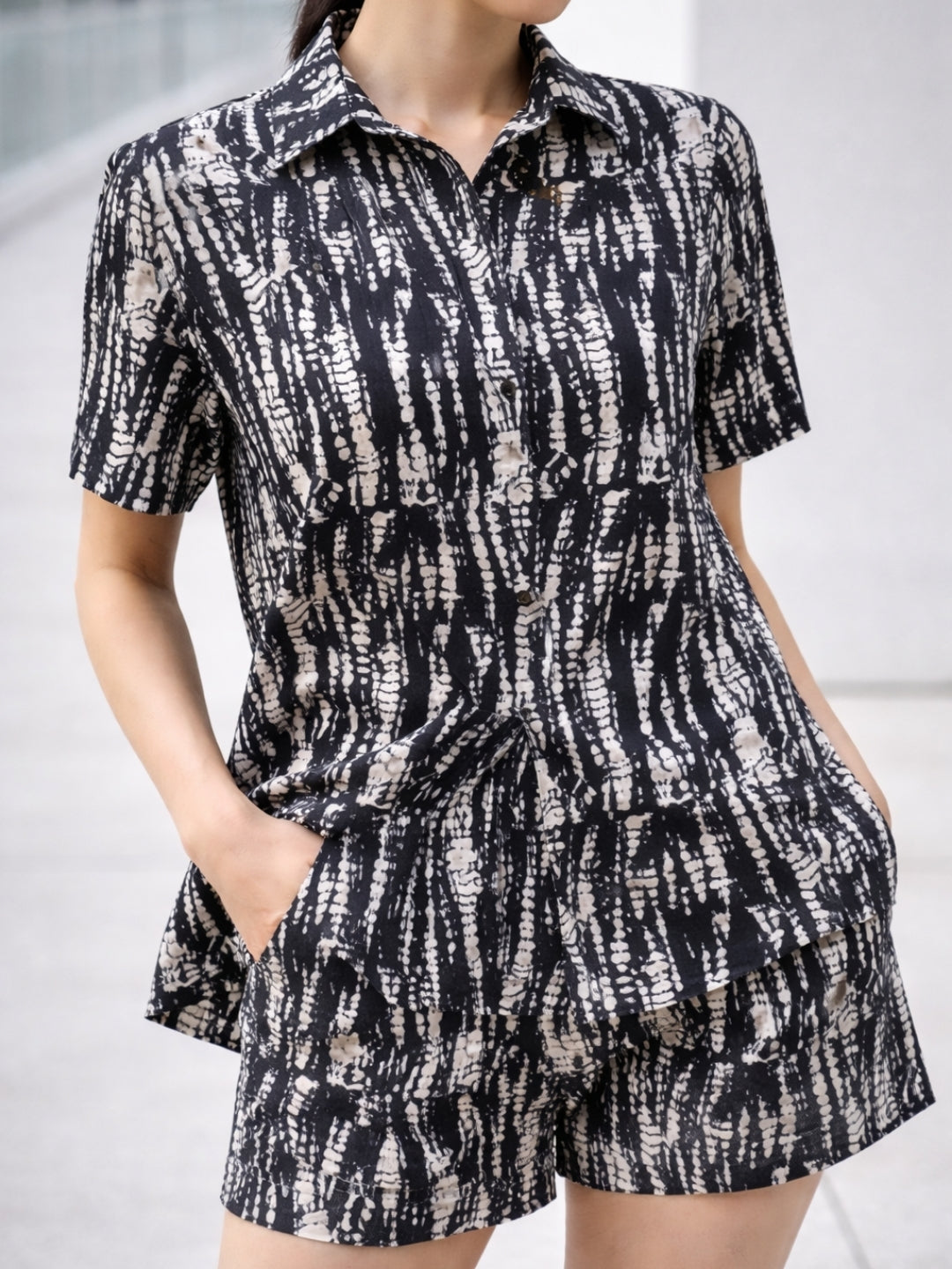 Clobug Women Shirt & Shorts Printed Co-ord Set