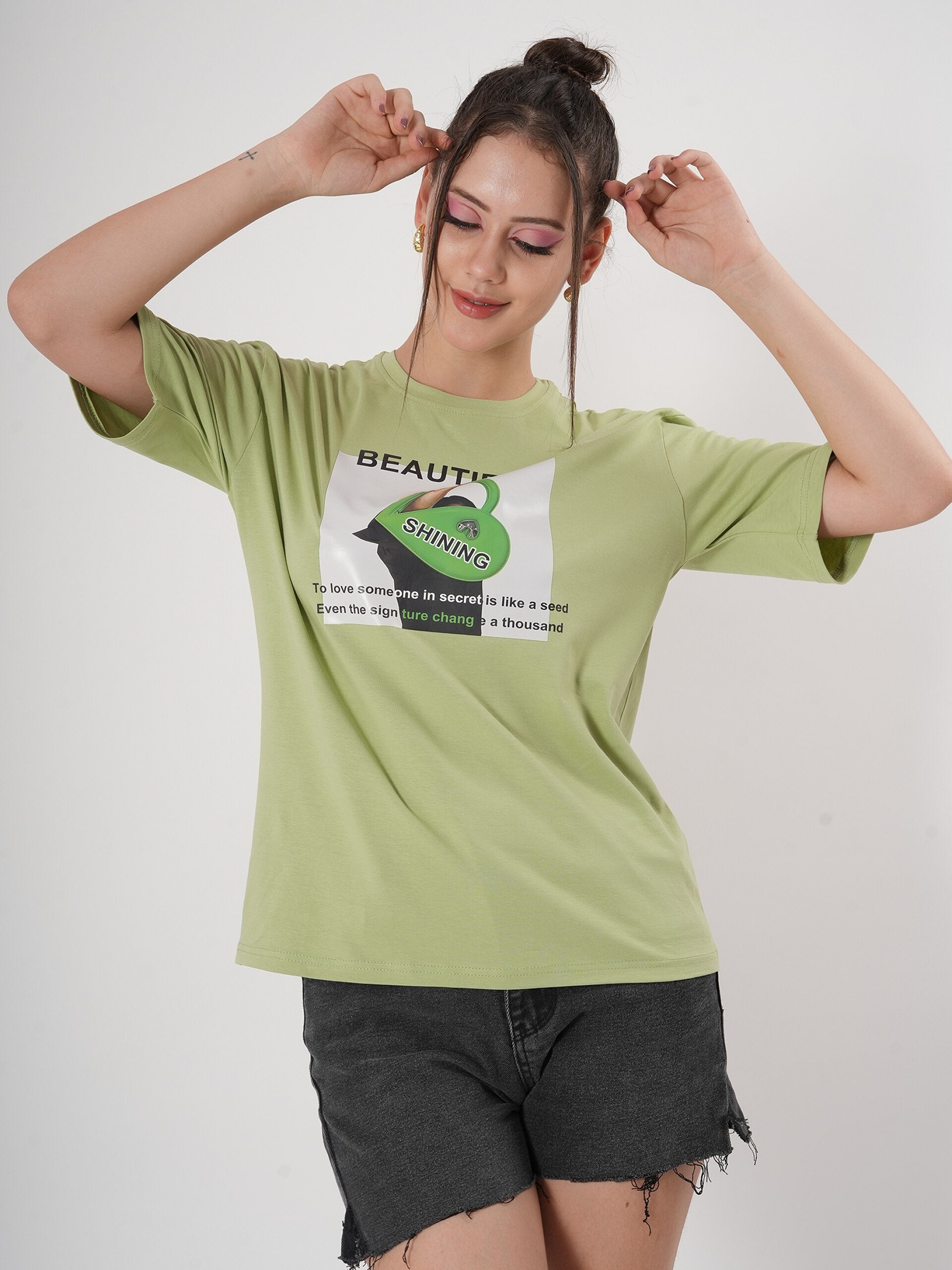Beautiful Print T- Shirt With Round Neck and Half Sleeve