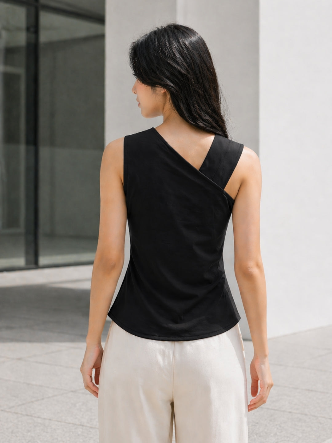 Clobug Women Sleeveless Asymmetric Neck Top