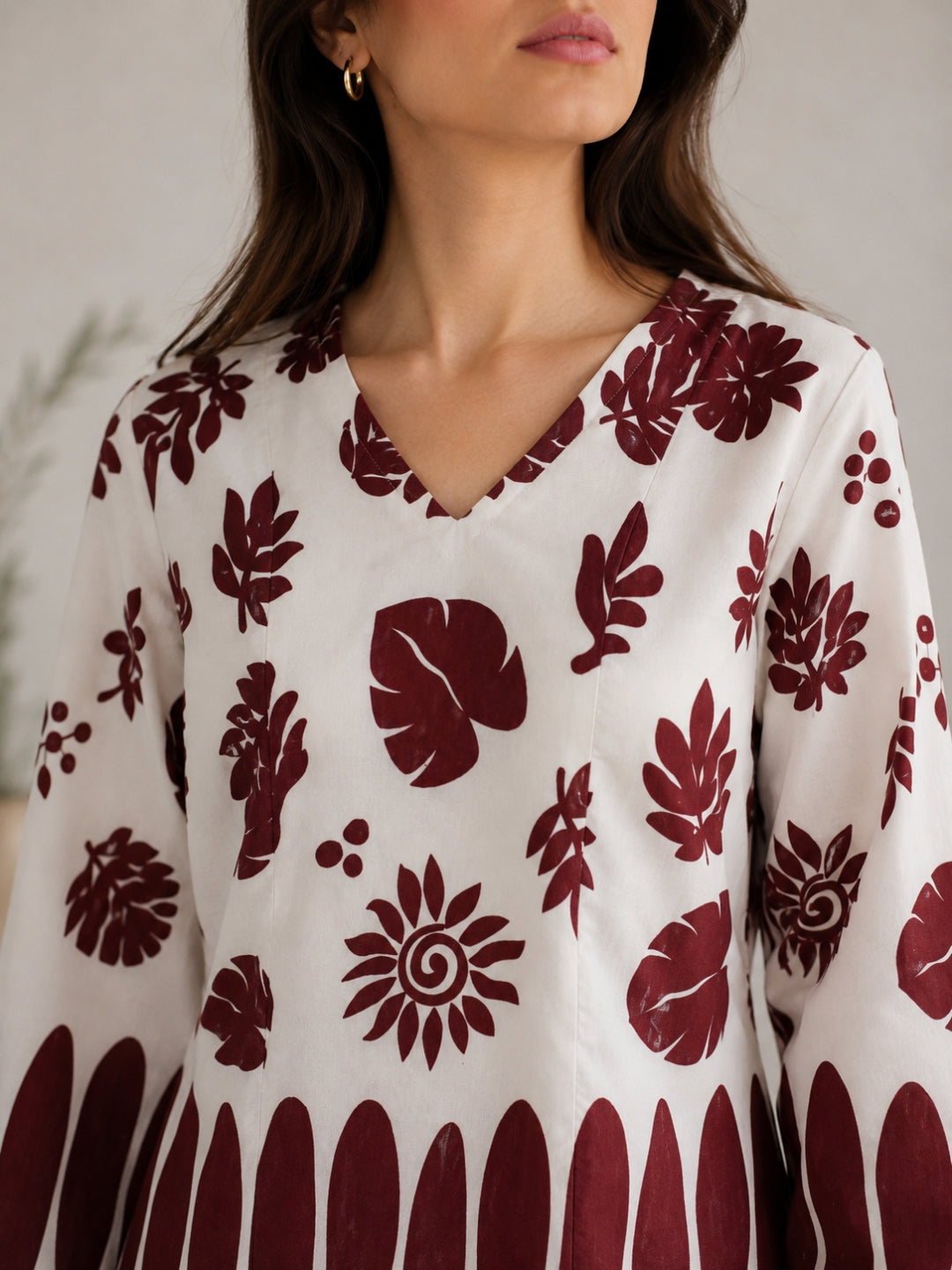 Women White Floral Printed V-Neck Relaxed Fit Kurti