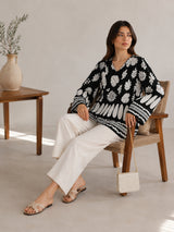 Women White Floral Printed V-Neck Relaxed Fit Kurti