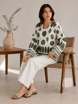Women White Floral Printed V-Neck Relaxed Fit Kurti