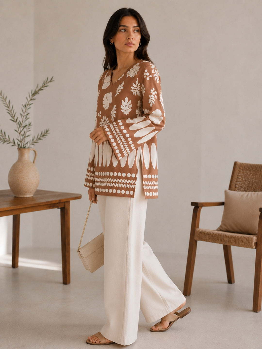 Women White Floral Printed V-Neck Relaxed Fit Kurti