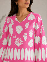 Women White Floral Printed V-Neck Relaxed Fit Kurti