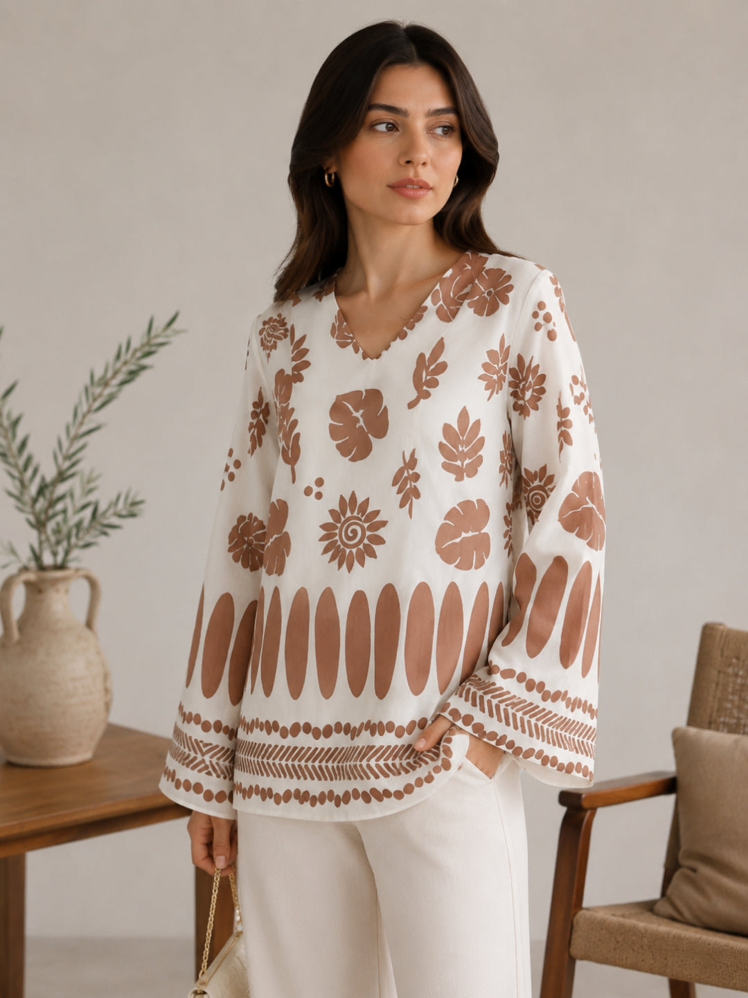 Women White Floral Printed V-Neck Relaxed Fit Kurti
