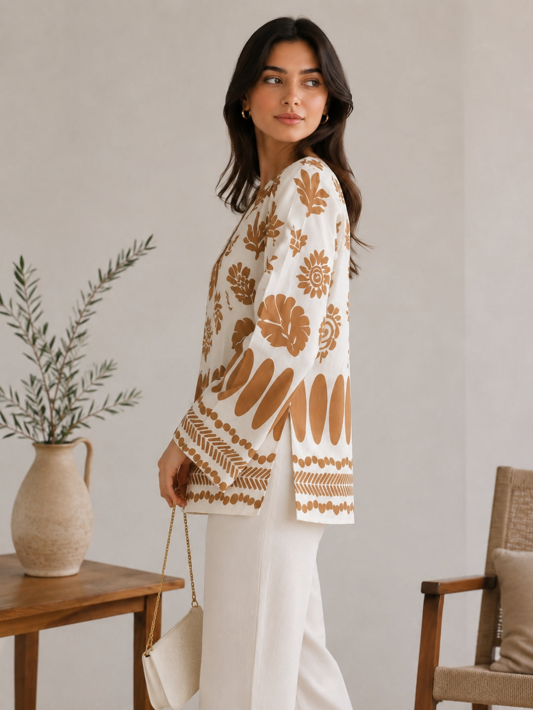 Women White Floral Printed V-Neck Relaxed Fit Kurti
