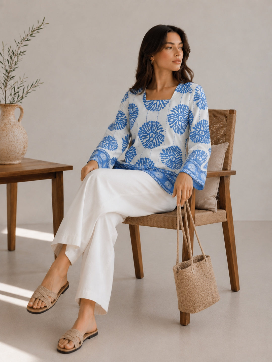 Clobug Women Floral Printed Square Neck Relaxed Fit Kurti