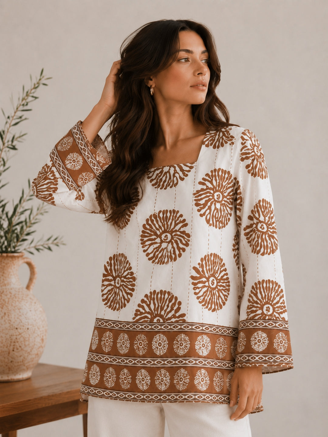 Clobug Women Floral Printed Square Neck Relaxed Fit Kurti