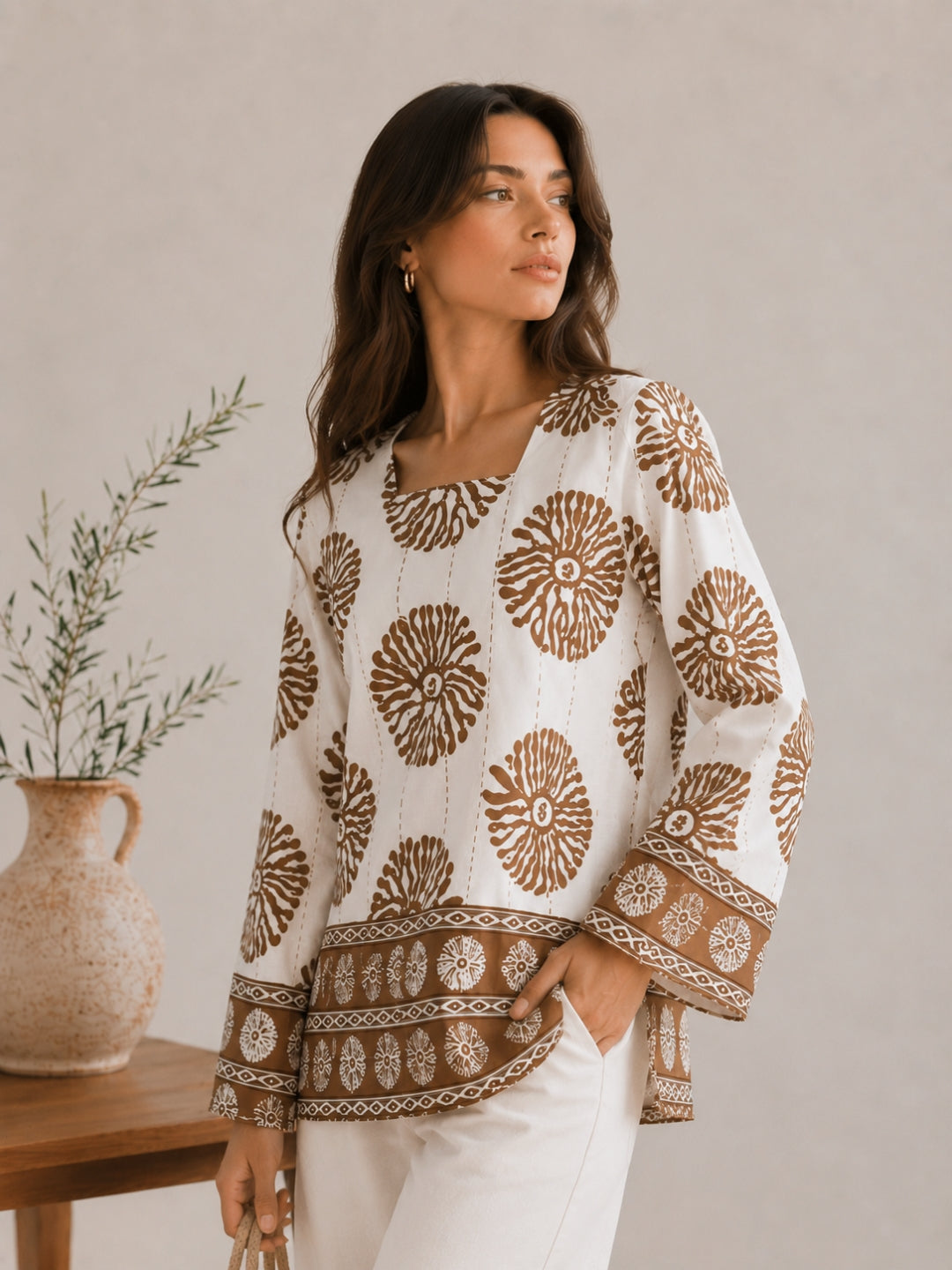 Clobug Women Floral Printed Square Neck Relaxed Fit Kurti