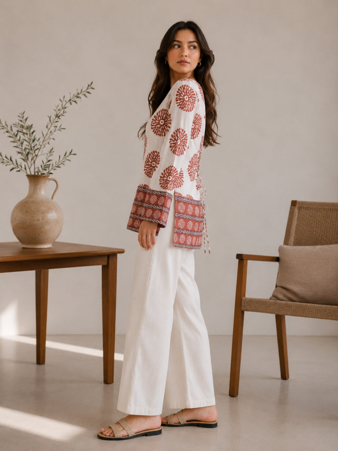 Clobug Women Floral Printed Square Neck Relaxed Fit Kurti