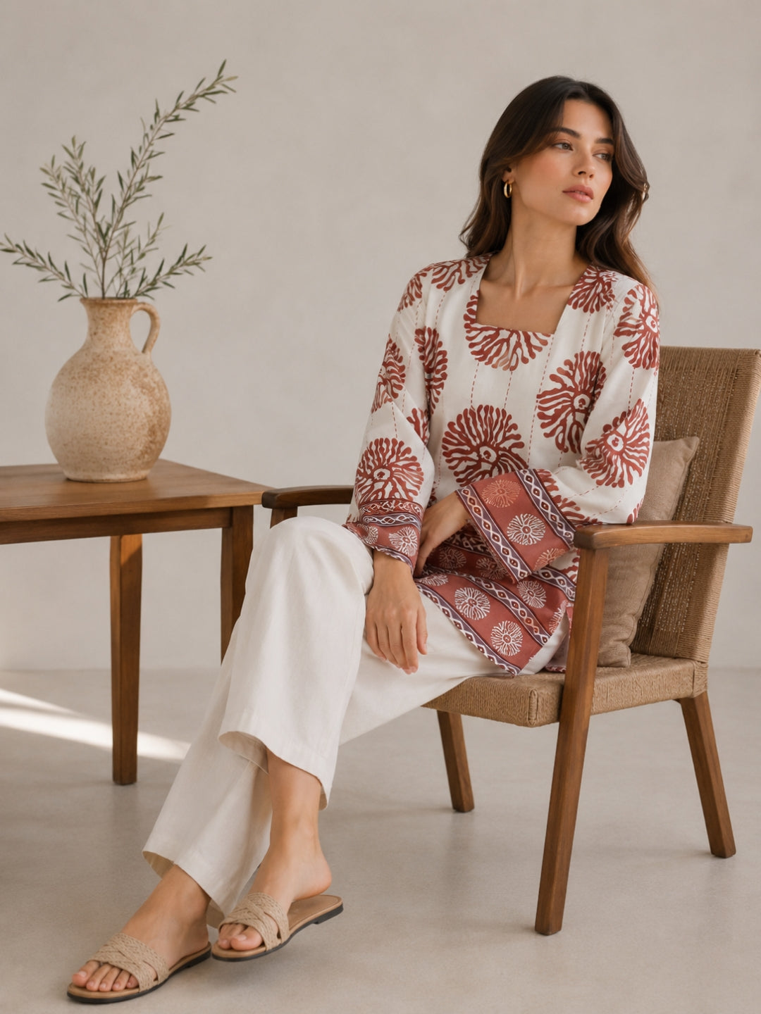 Clobug Women Floral Printed Square Neck Relaxed Fit Kurti