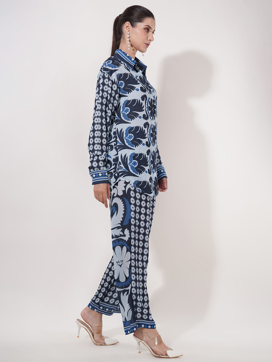 Clobug Women Printed Full Sleeve Crepe Shirt & Pant Co-ord Set
