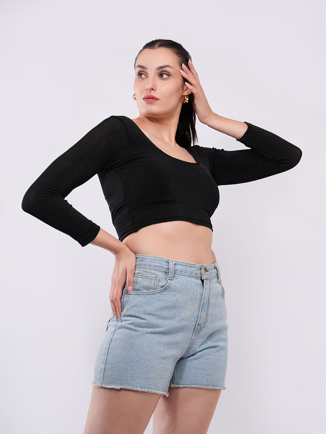 Clobug Women’s Black Back-Cut Long Sleeve Crop Top