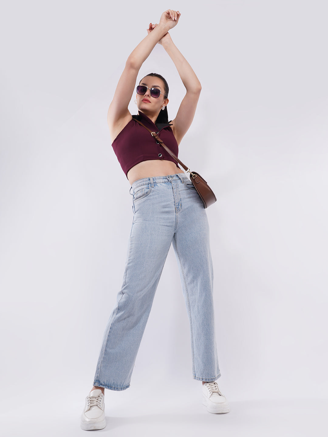 Clobug Women Maroon Collared Button Crop Top