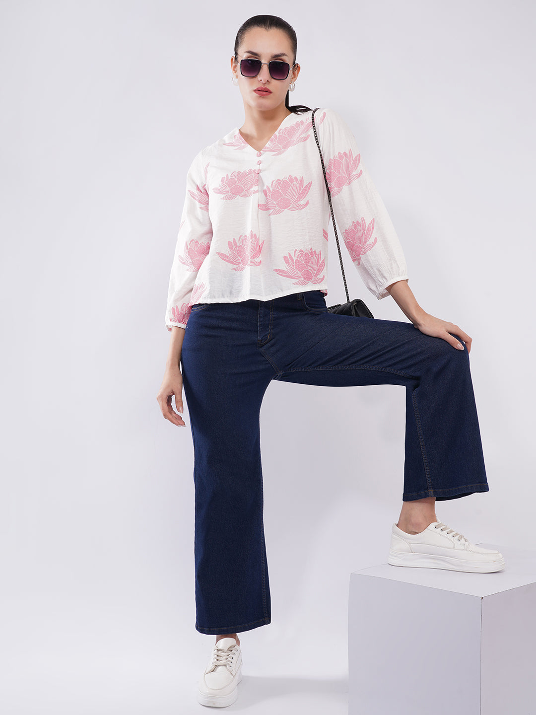 Clobug Women Lotus Print Casual Top