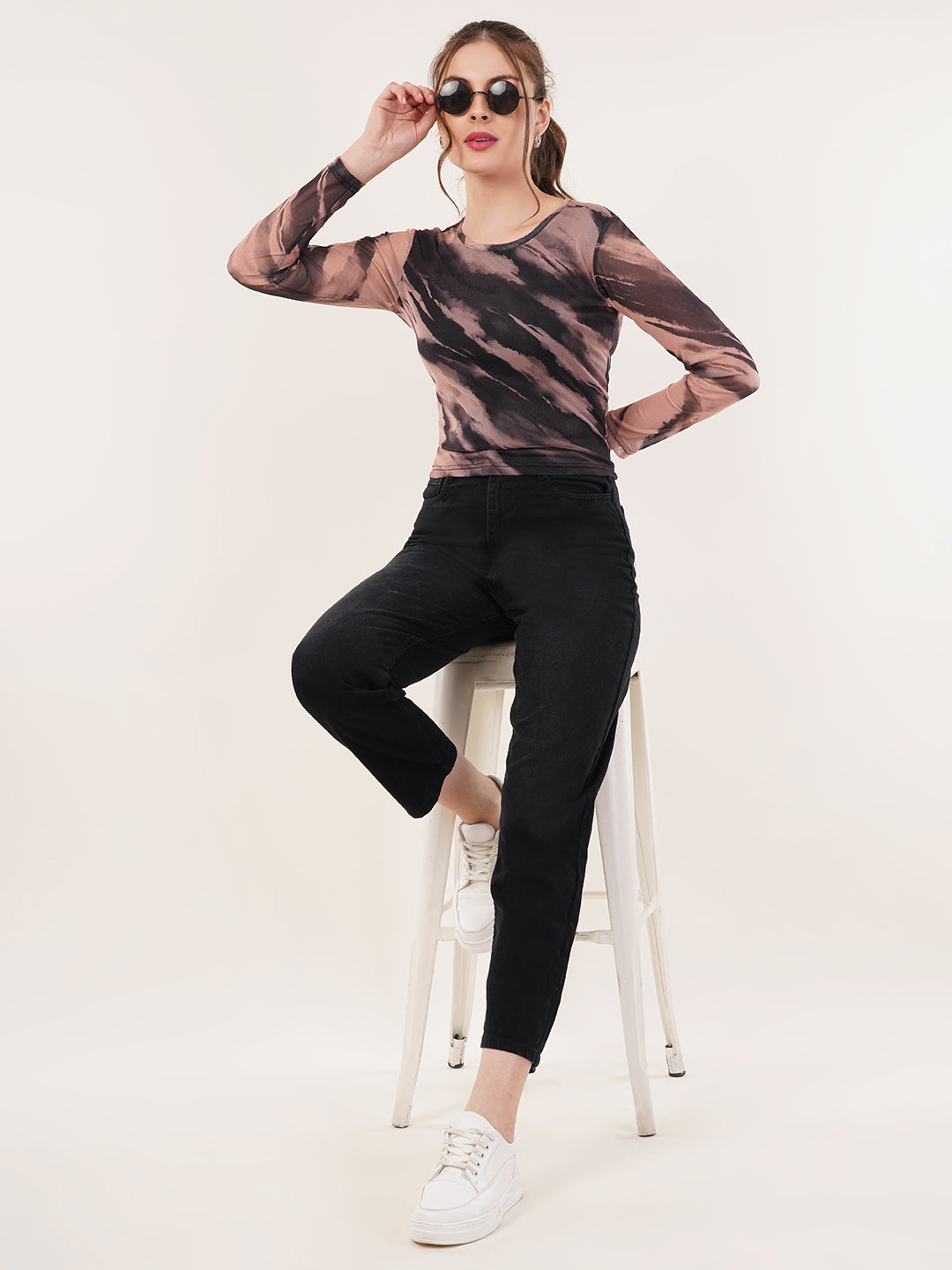 Clobug Women Printed Round Neck Regular Mesh Top