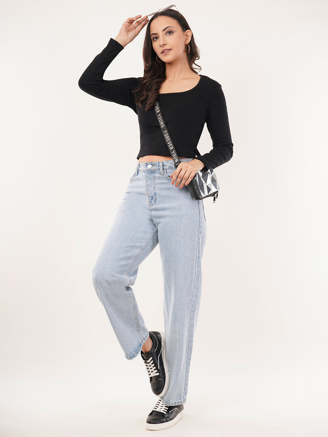 Clobug Women Black Square Neck Full Sleeve Crop Top