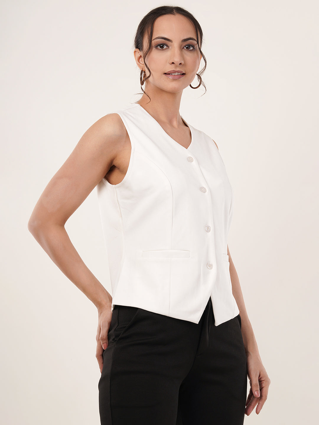 Clobug Women Cotton Blend Sleeveless White Blazer